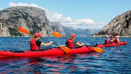 KAJAKKEN IN DE LYSERFJORD